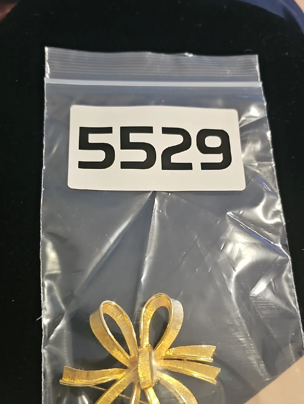 Rare Find Monet‎ Gold Bow Brooch - Elegant Women’s Jewelry.